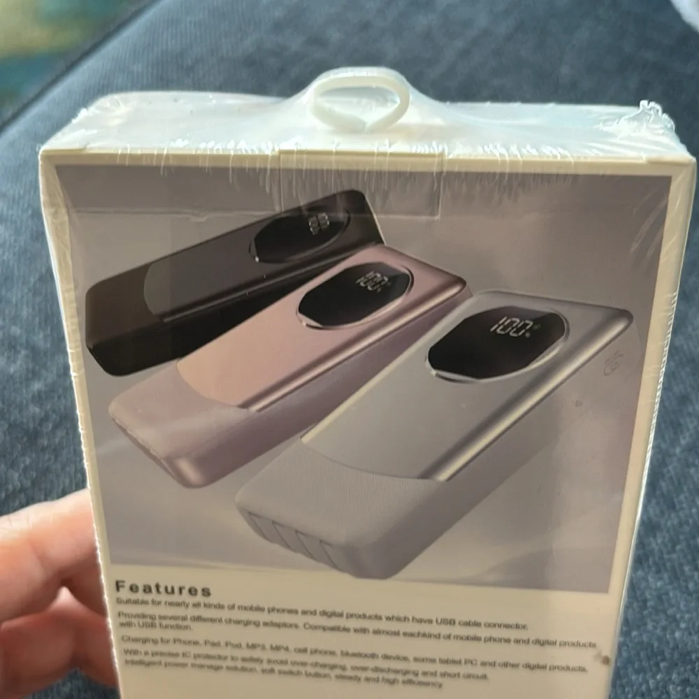 Pink Power-bank 31000mAh Fast Charger 4 lines USB, USB-C, Micro USB-C Lightning